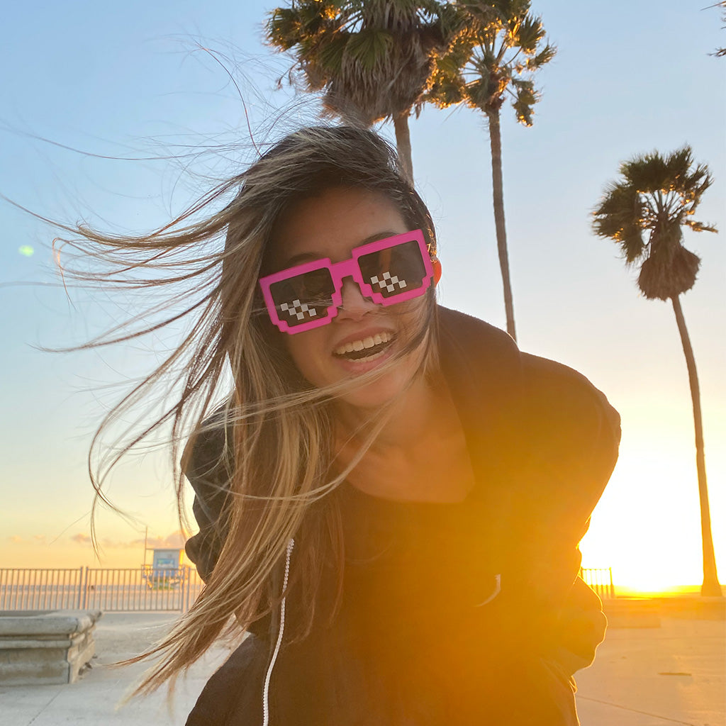Pixel Quest - LED Glasses (Pink)